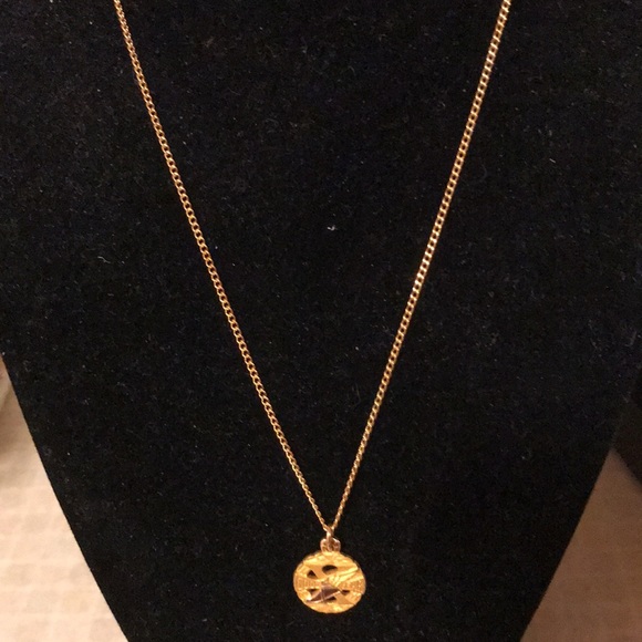 Vintage Gold plated Goodyear pendant necklace with case - Picture 2 of 5